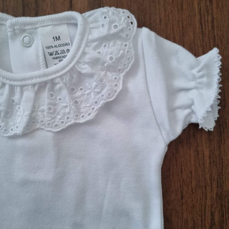 Body com Gola em Bordado Inglês (Sem Carda) - AlecrimJasmim