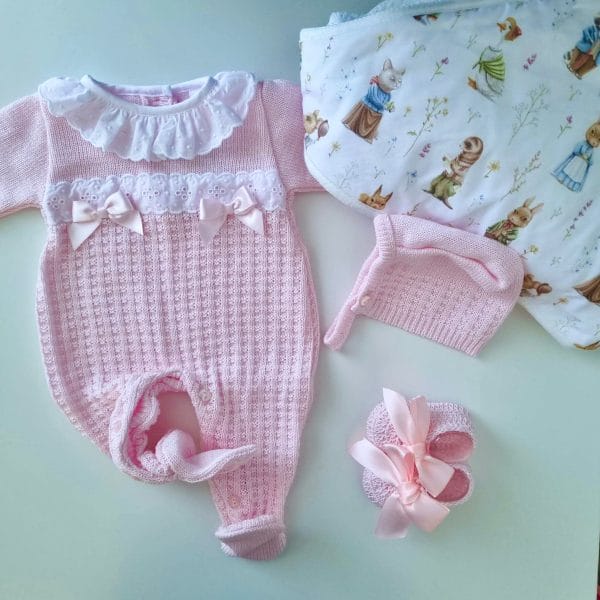 Macacão Luna Alecrim Jasmim em algodão bege para recém-nascido