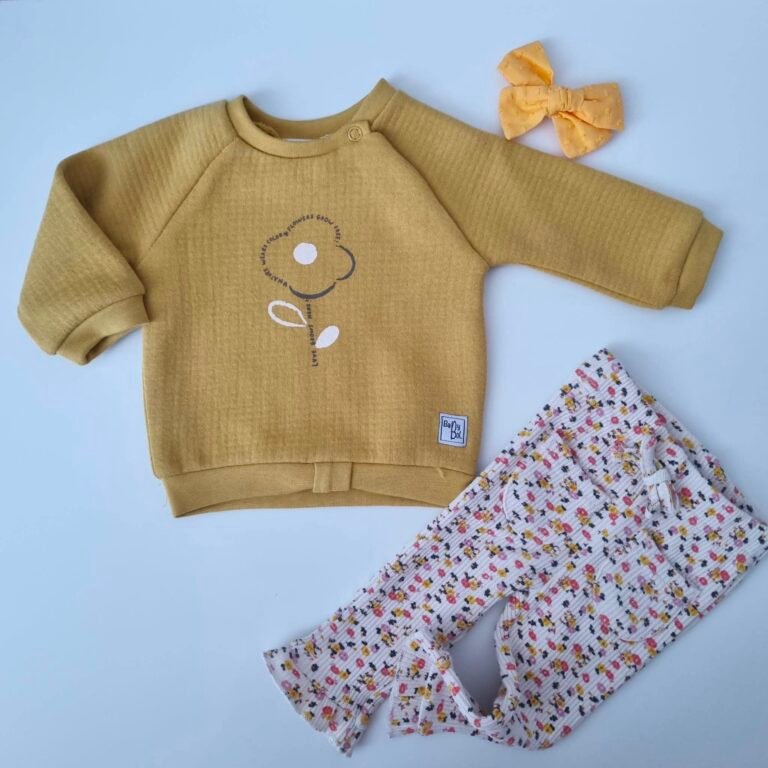 Conjunto Flor com Calças Flare - Babybol - conjunto detalhe