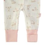 Detalhe em rosa do babygrow veludo Babybol
